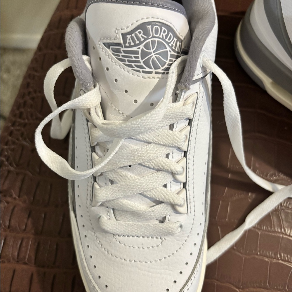 Retro 2 Jordan - Picture 4 of 7